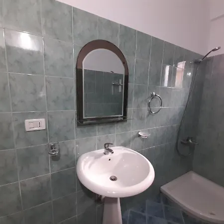 Alyvia Guesthouse شقة كساميل