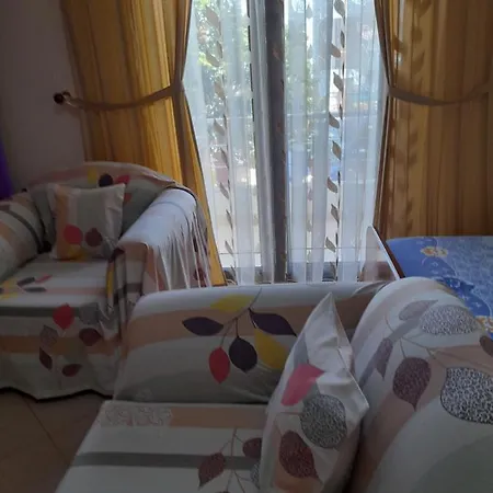 Alyvia Guesthouse * كساميل