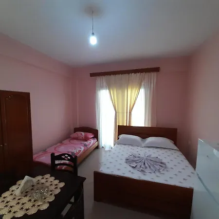 Alyvia Guesthouse شقة