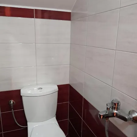 Alyvia Guesthouse شقة *