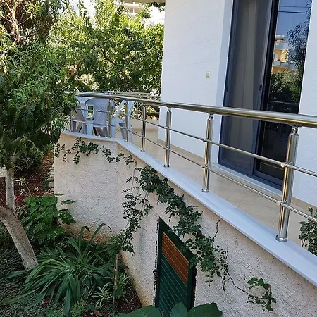 Alyvia Guesthouse كساميل