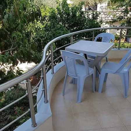 Alyvia Guesthouse كساميل
