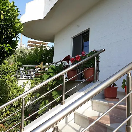 Alyvia Guesthouse * كساميل